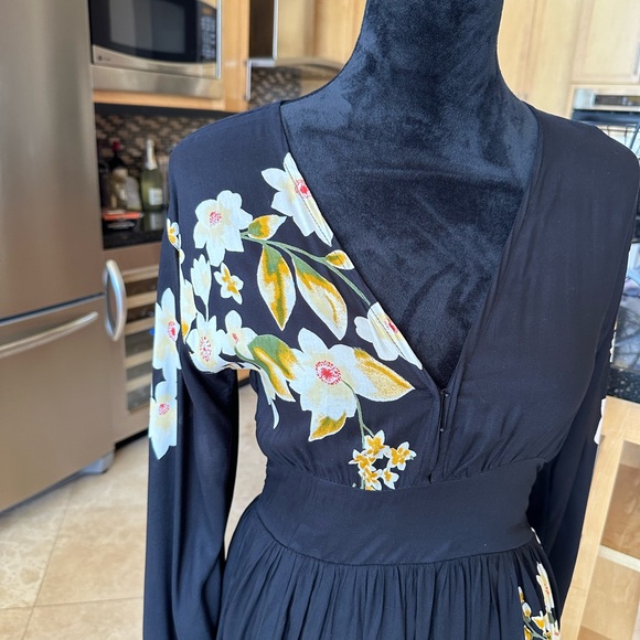 BILLABONG FULL LENGTH COMFY CASUAL DRESS. SLIP ON STYLE SIZE SMALL GUC - Picture 3 of 5